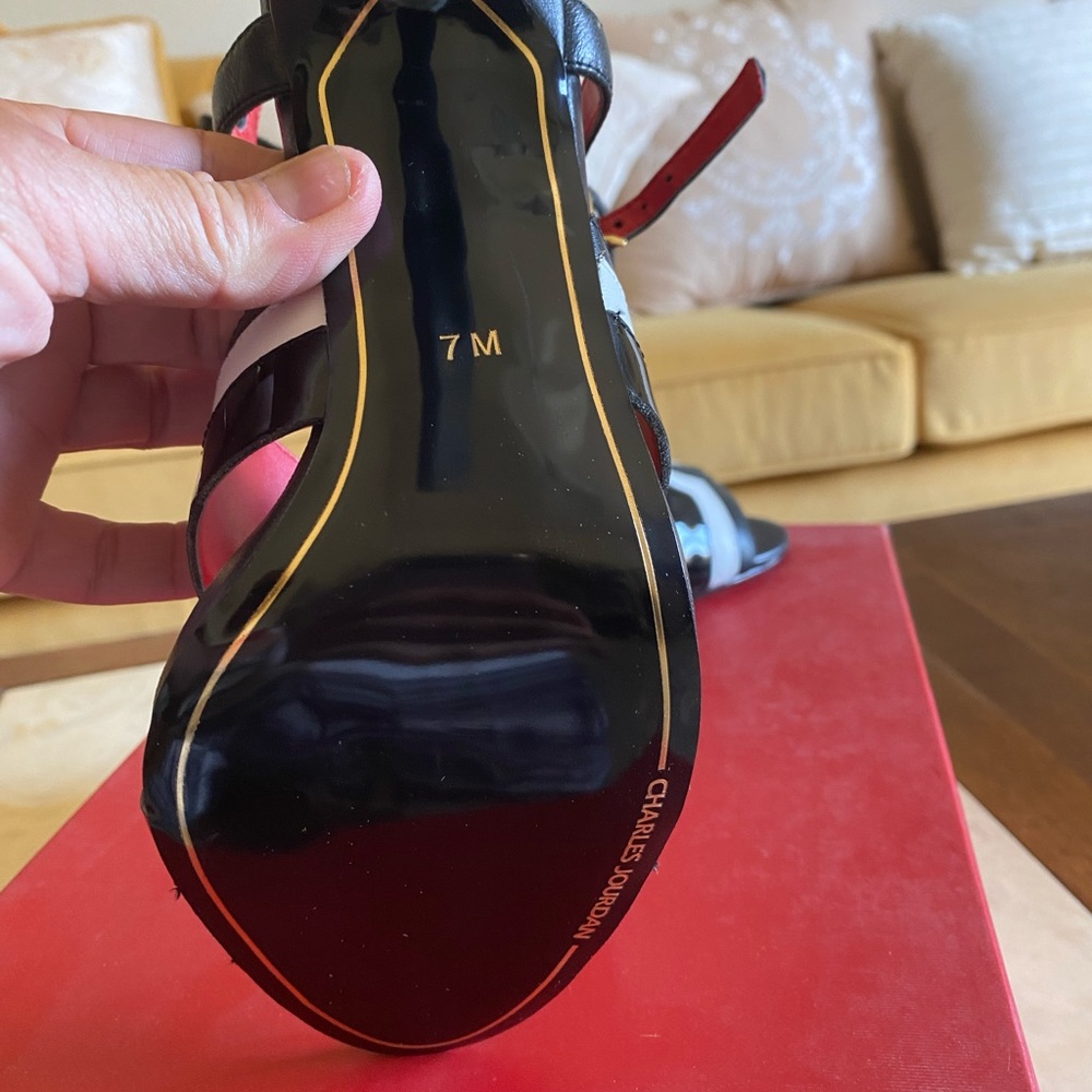 Black and white Charles Jordan heels - Picture 6 of 8